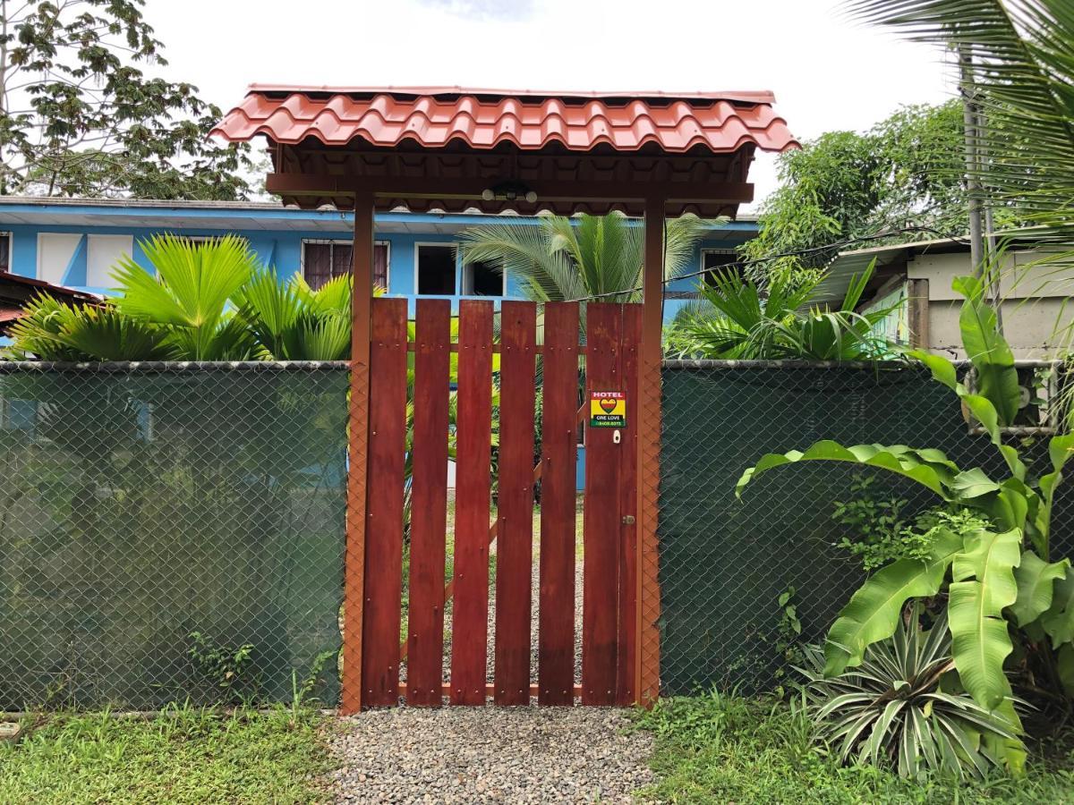 Hotel One Love Puerto Viejo Puerto Viejo de Talamanca エクステリア 写真