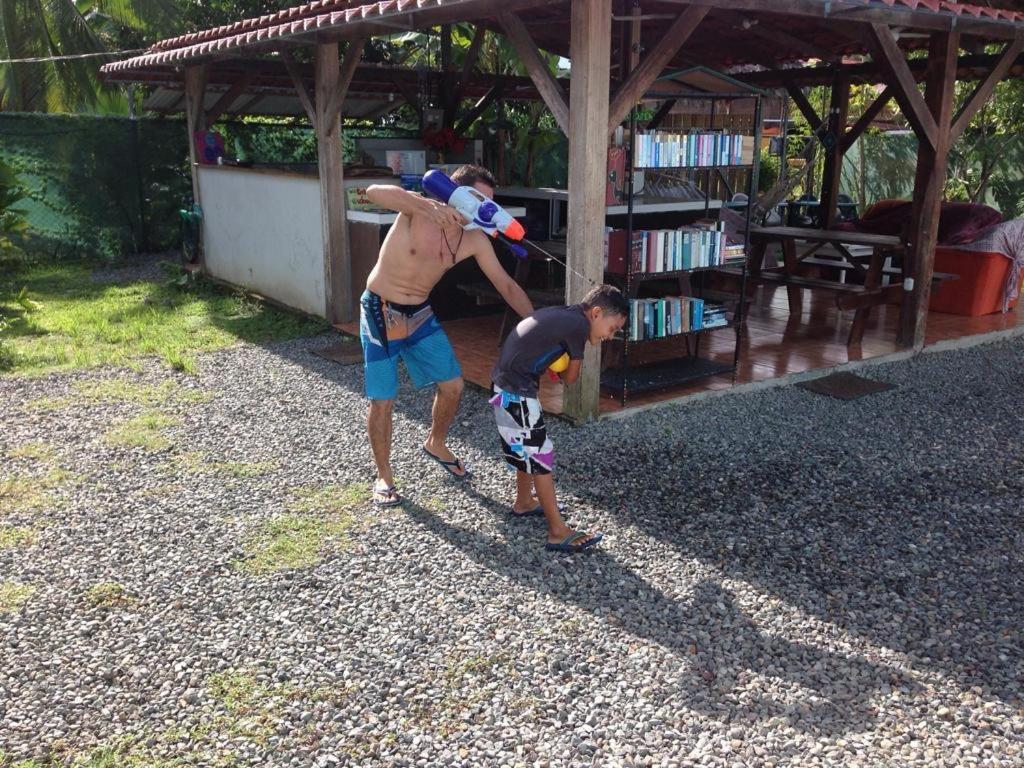 Hotel One Love Puerto Viejo Puerto Viejo de Talamanca エクステリア 写真